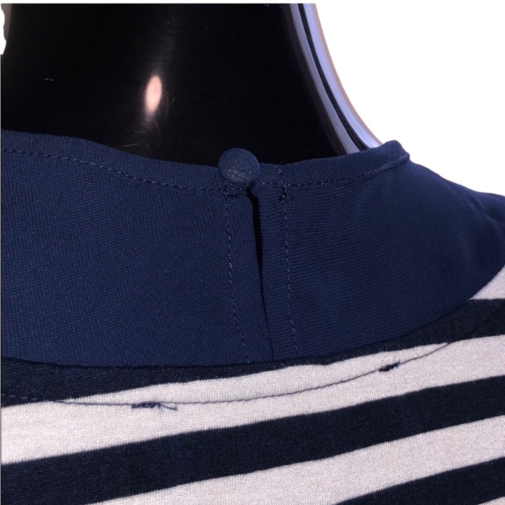 Tommy Hilfiger Nautical Short Sleeved Navy & White Striped Top, Size Medium - Picture 4 of 6